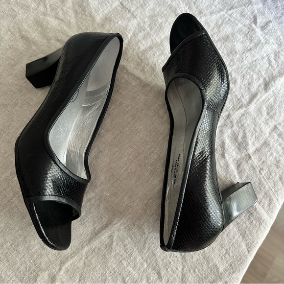 Talbots Black Leather Peep Toe Heels 7.5B - Picture 5 of 12